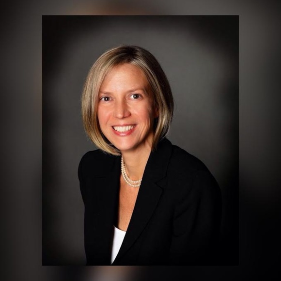 Meet your Posher, Tiffany - Picture 1 of 1